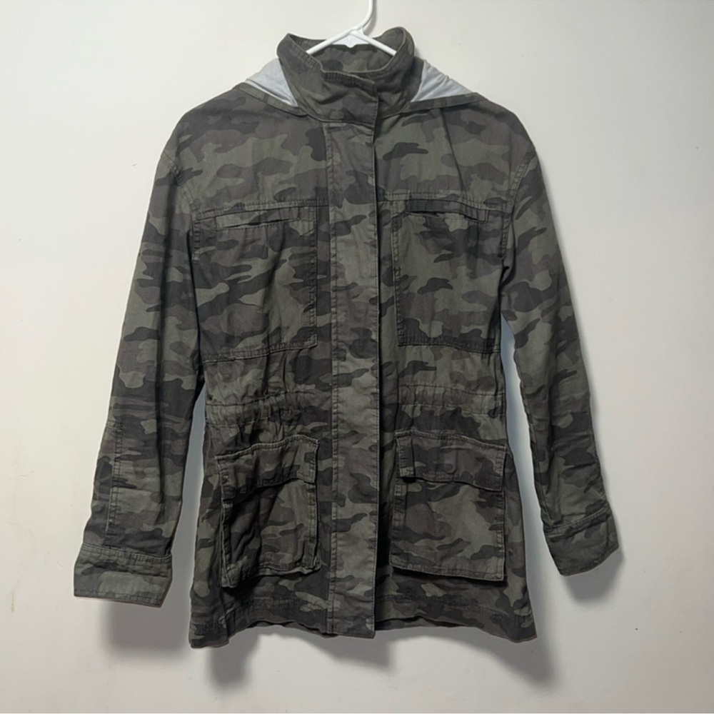 Universal Thread Camouflage Jacket. Size XS.